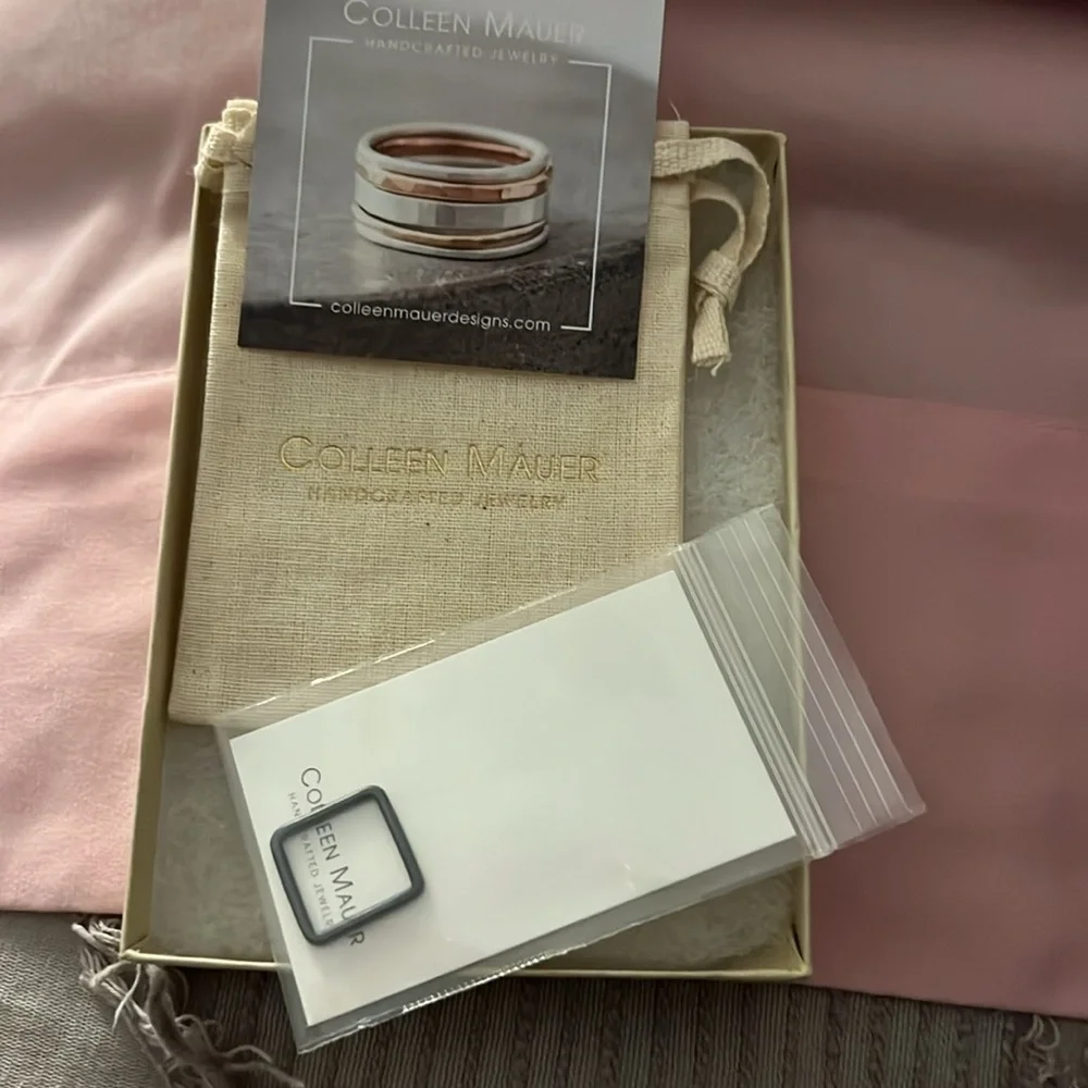 Colleen Mauer oxidized silver ring - Picture 2 of 5